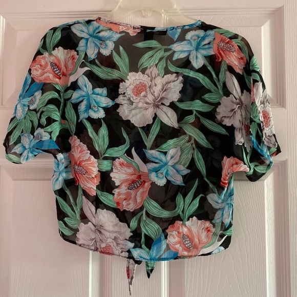 *4/$24* F21 Aloha Printed Top - Picture 8 of 8